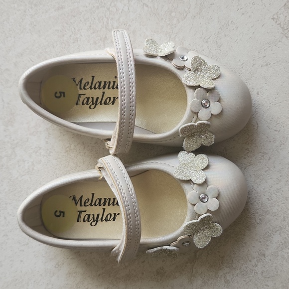 Melanine Taylor Other - Melanine Taylor Dress shoes baby girl size 5